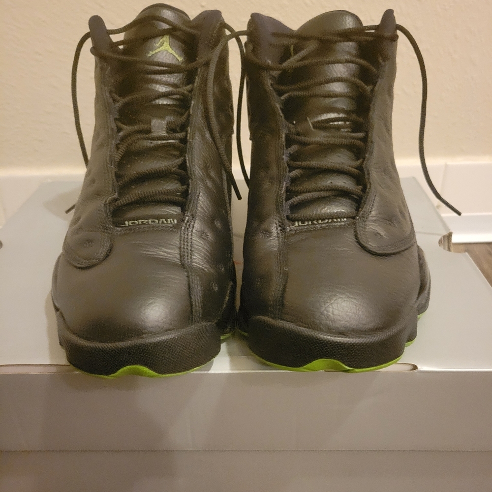 Air Jordan Retro 13, Black, Altitude Green, size 12, Pre-owned
